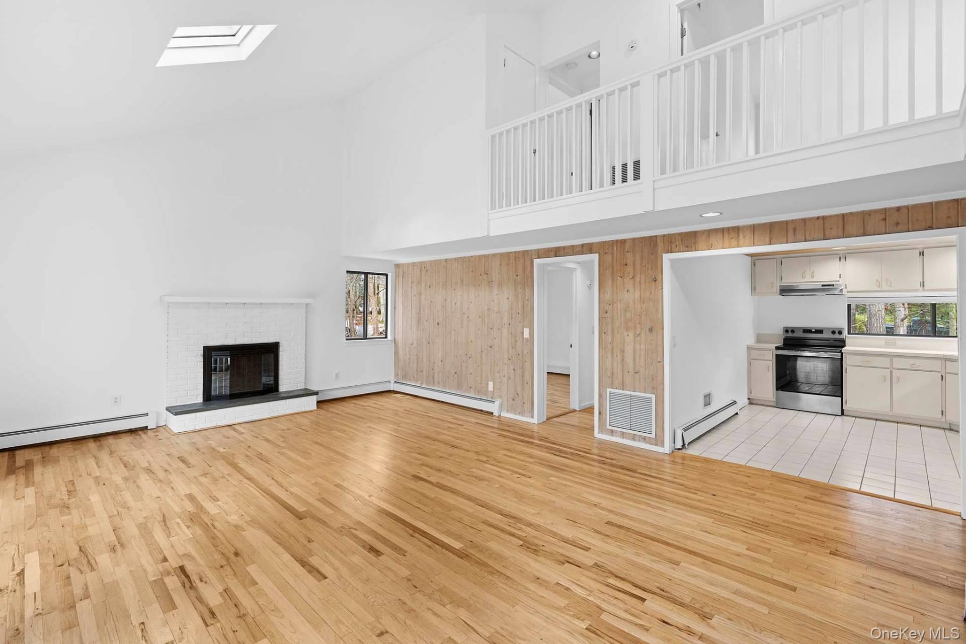 12 Wooded Oak Lane, East Hampton, NY 11937