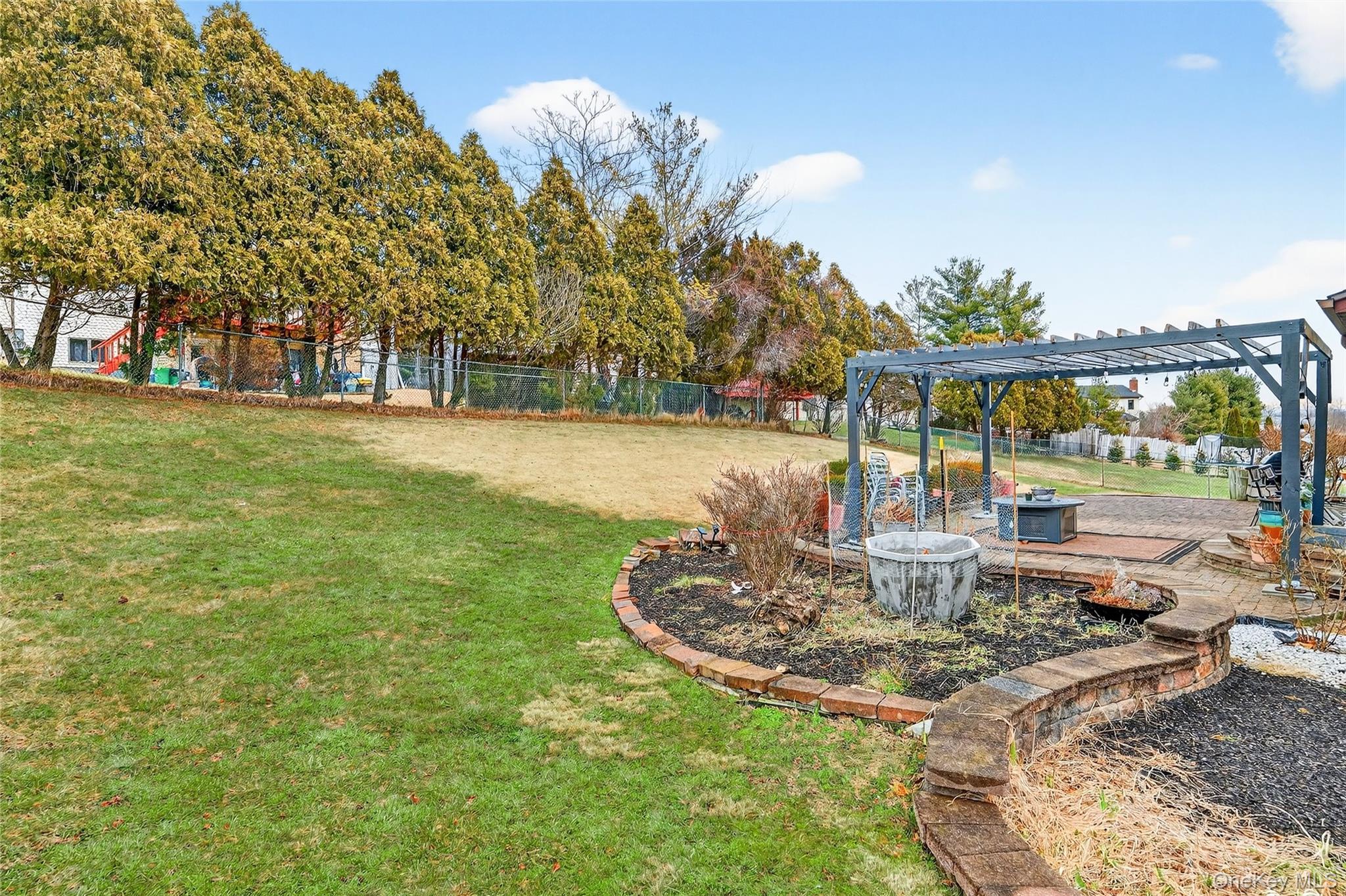 8 Lynch Court, Garnerville, NY 10923