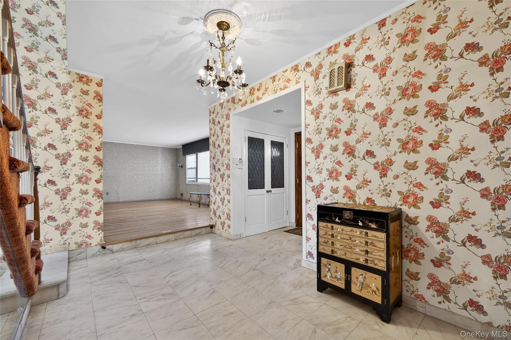 100 Birch Hill Drive, Albertson, NY 11576