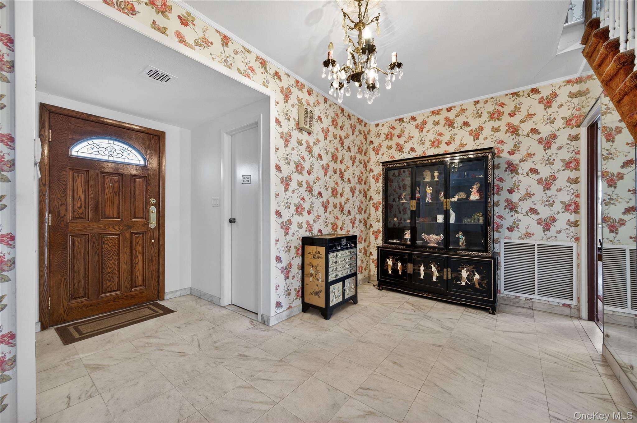 100 Birch Hill Drive, Albertson, NY 11576