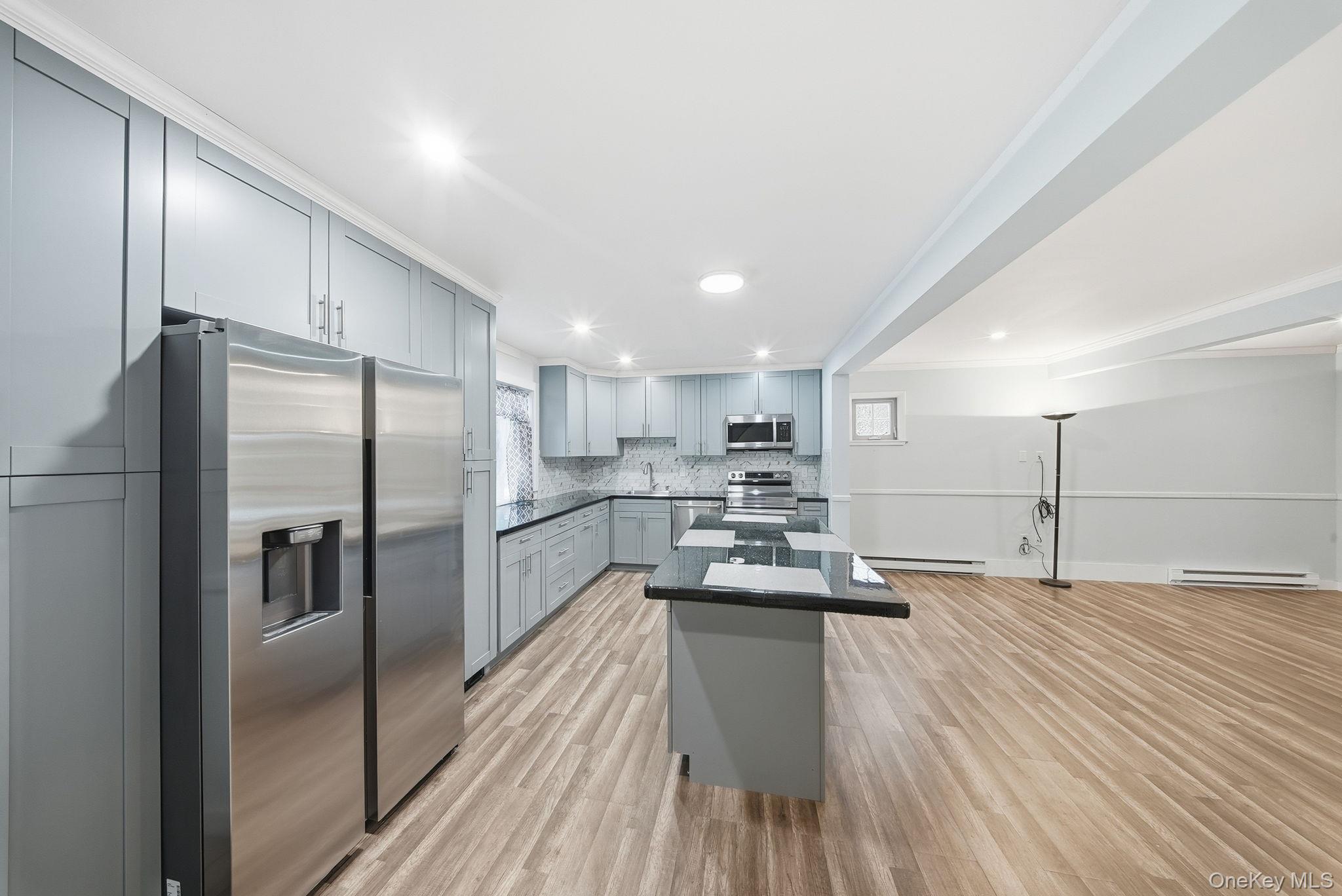 17 Elizabeth Way, Kiamesha Lake, NY 12751