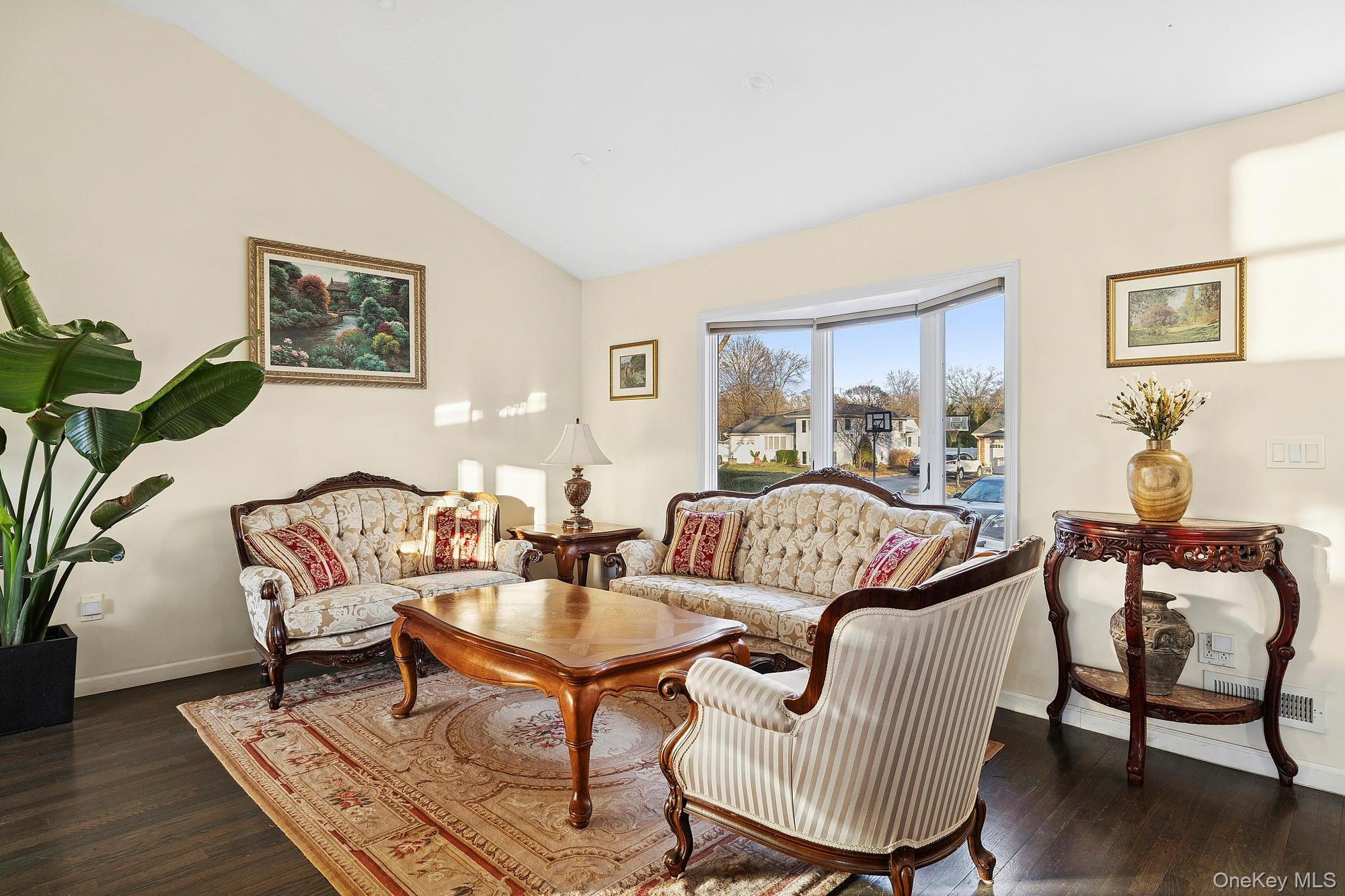 22 Niagara Lane, Commack, NY 11725