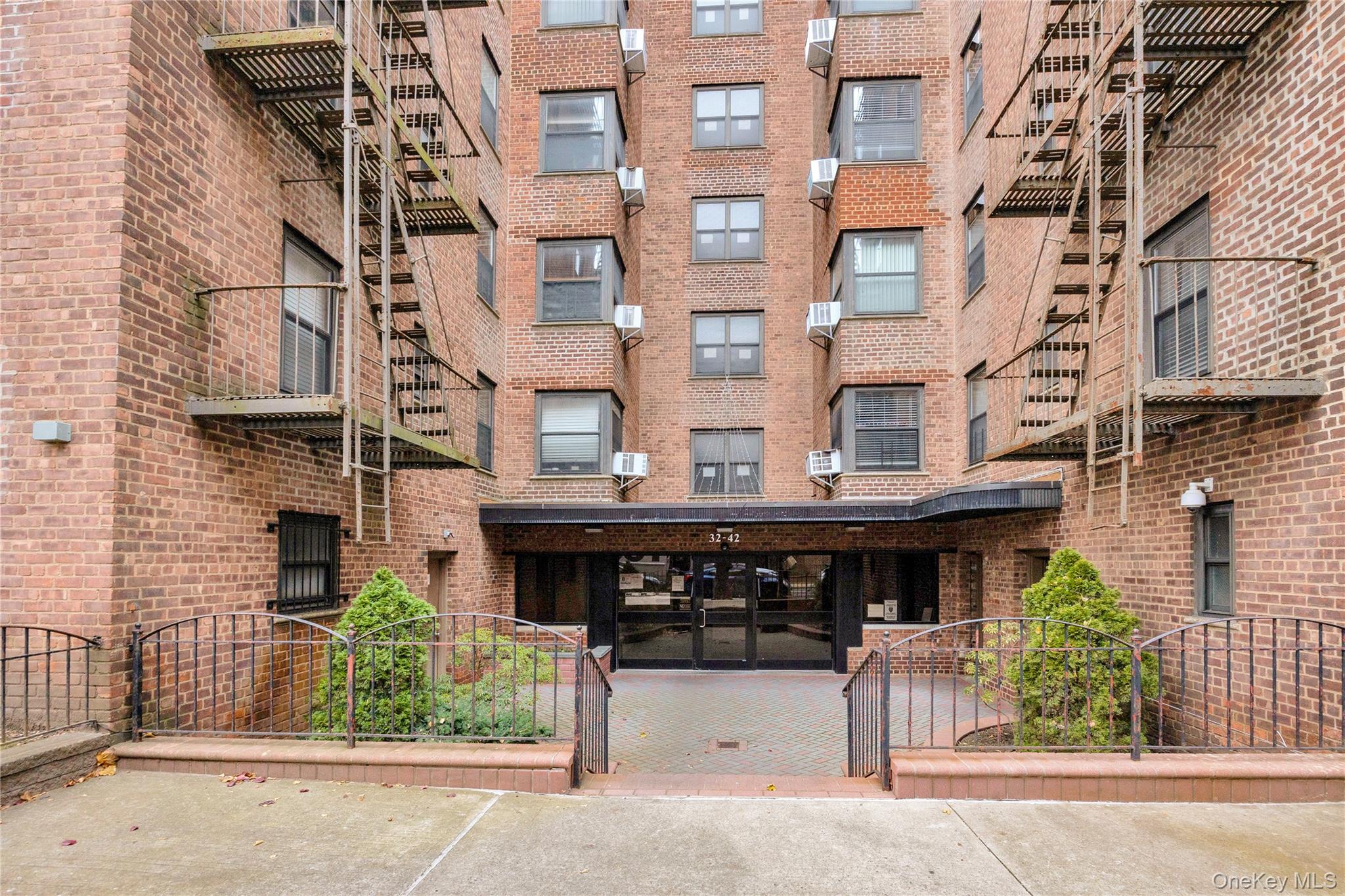 32-42 91st Street # 401, East Elmhurst, NY 11369