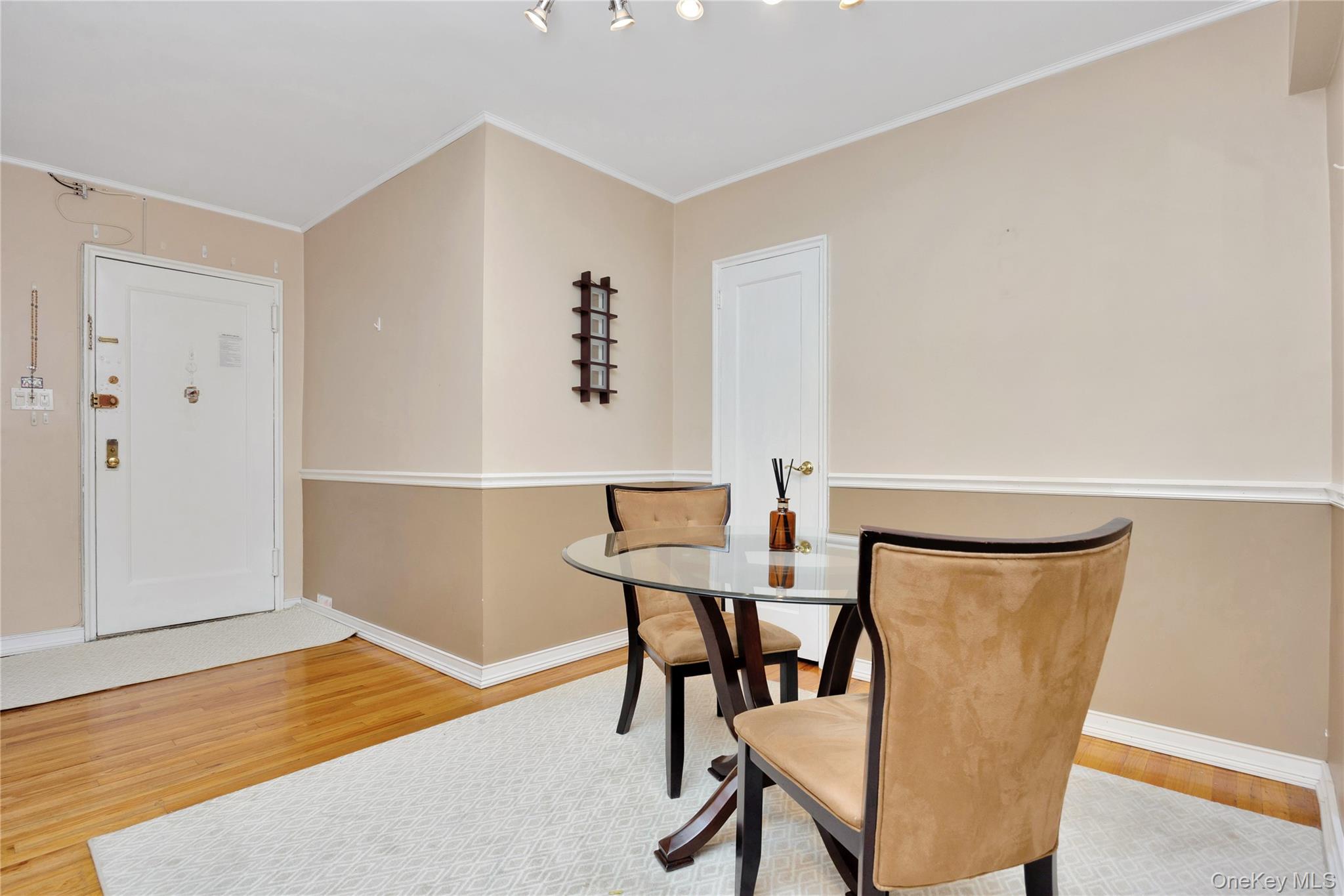 32-42 91st Street # 401, East Elmhurst, NY 11369