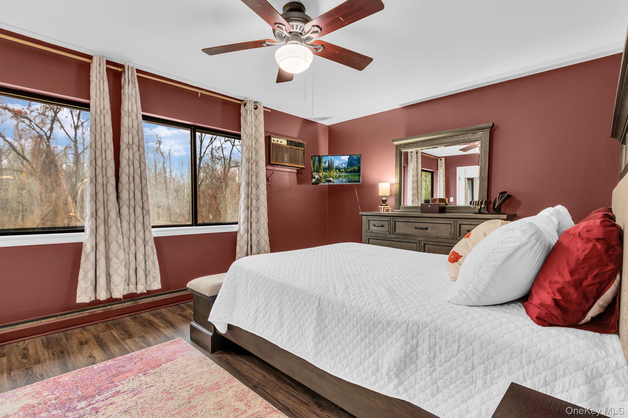 3408 Chelsea Cove S, Hopewell Junction, NY 12533