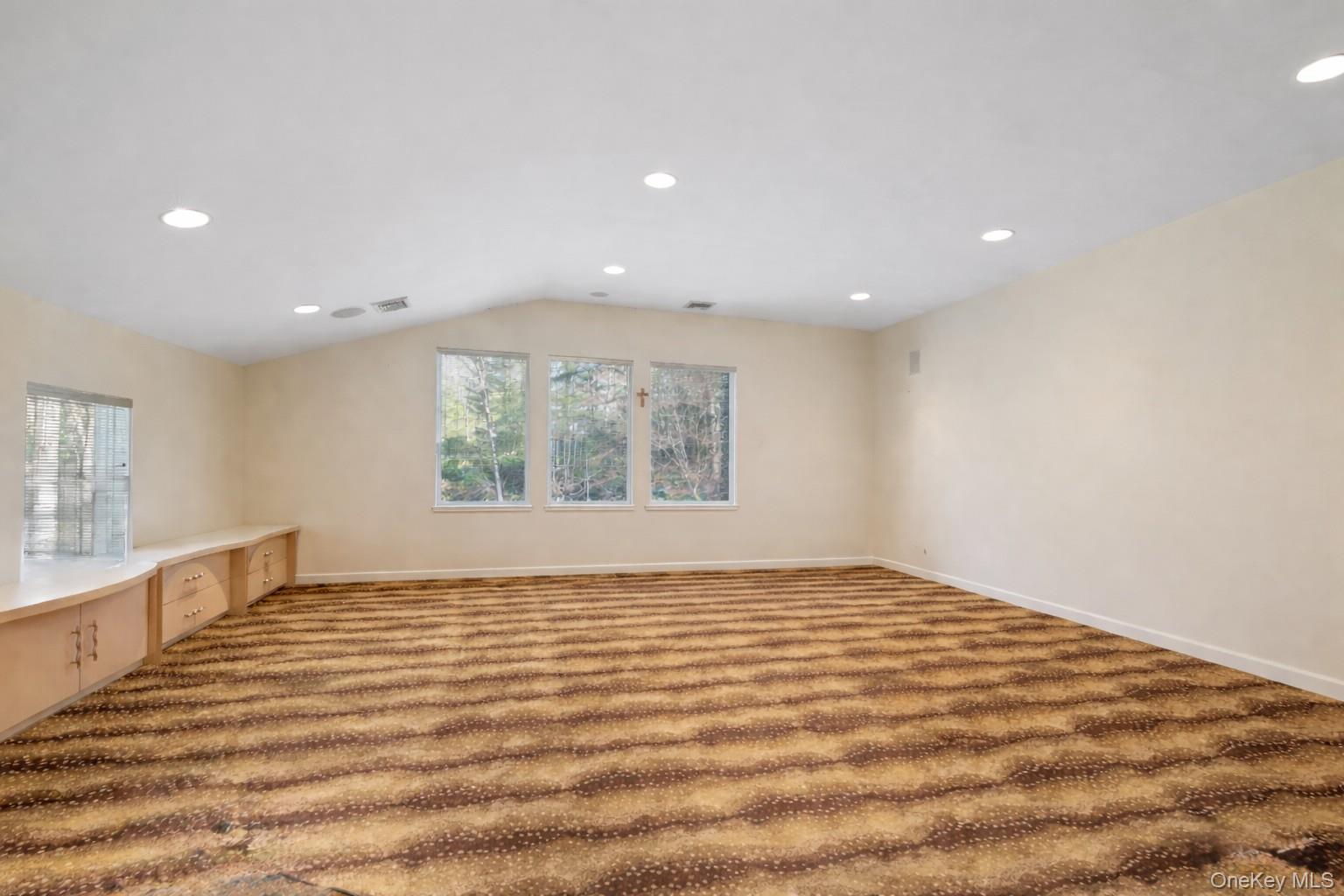 90 Rodeo Drive, Oyster Bay Cove, NY 11791