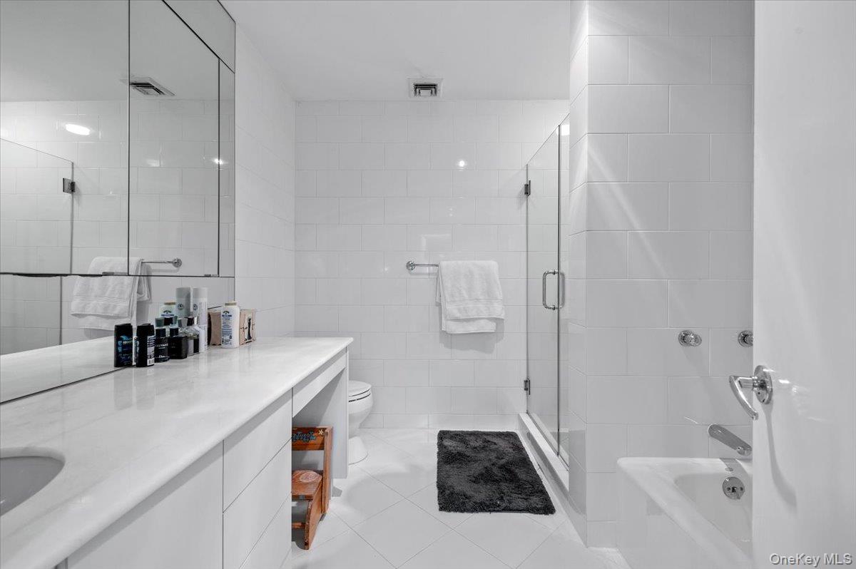 90 Rodeo Drive, Oyster Bay Cove, NY 11791