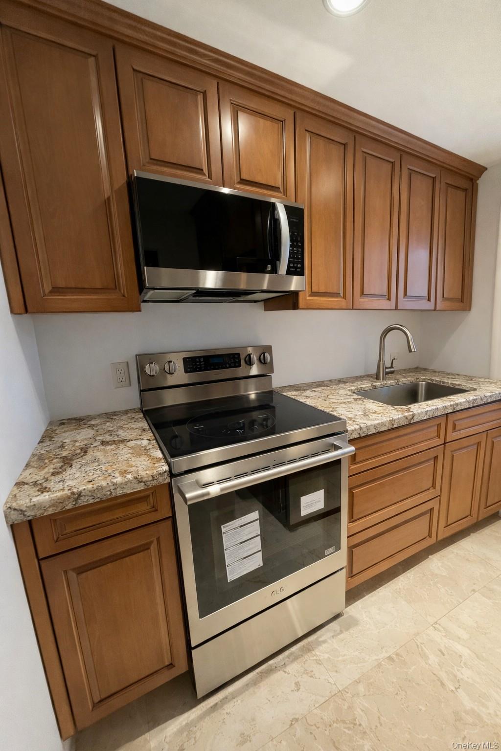 90 Rodeo Drive, Oyster Bay Cove, NY 11791