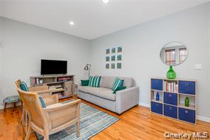 25 W Broadway # 204, Long Beach, NY 11561