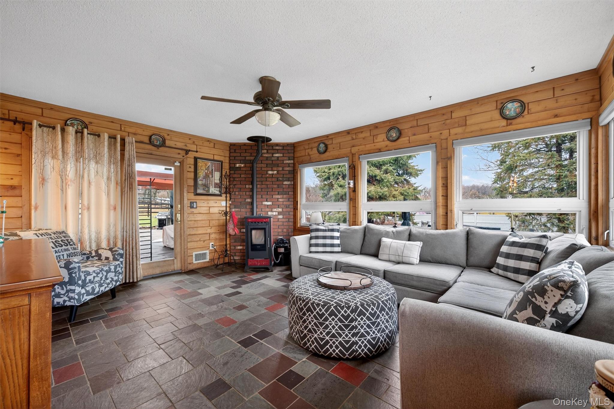 65 Bailey Road, New Hampton, NY 10958