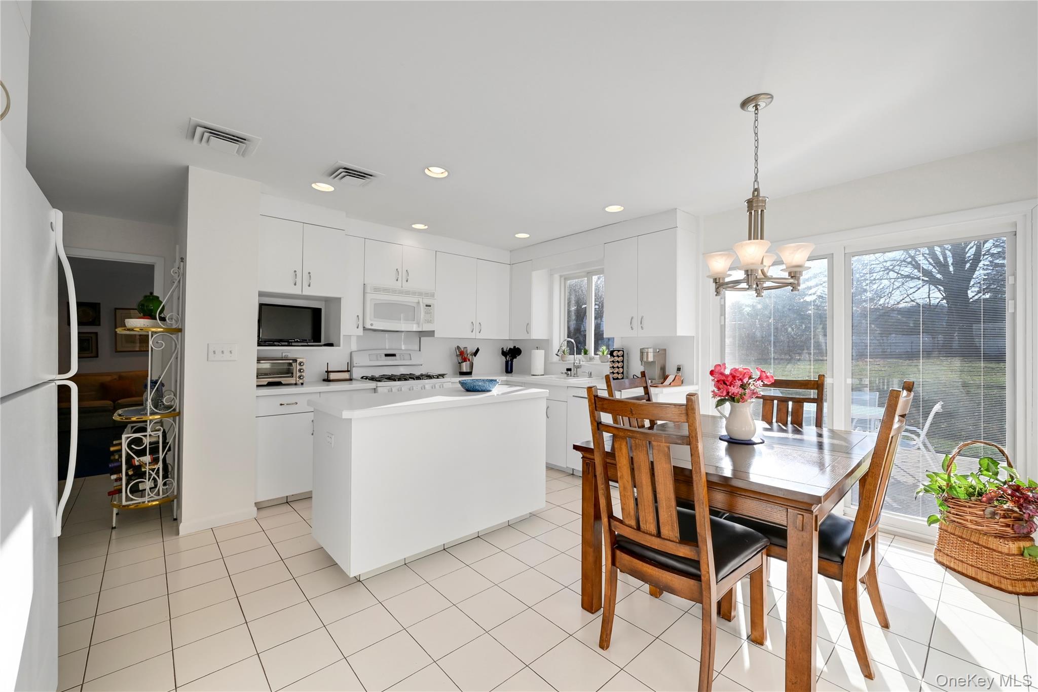 8 Jennifer Drive, New City, NY 10956