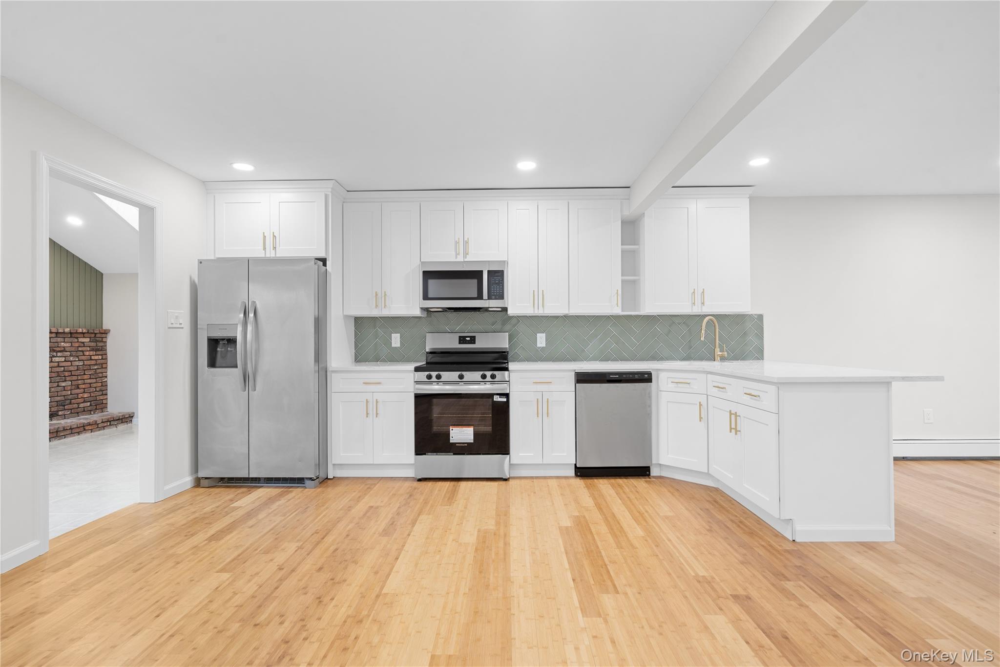 4 Julie Lane, Selden, NY 11784