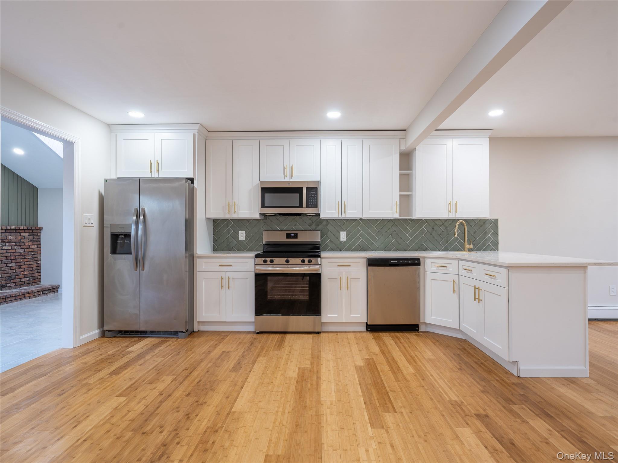 4 Julie Lane, Selden, NY 11784