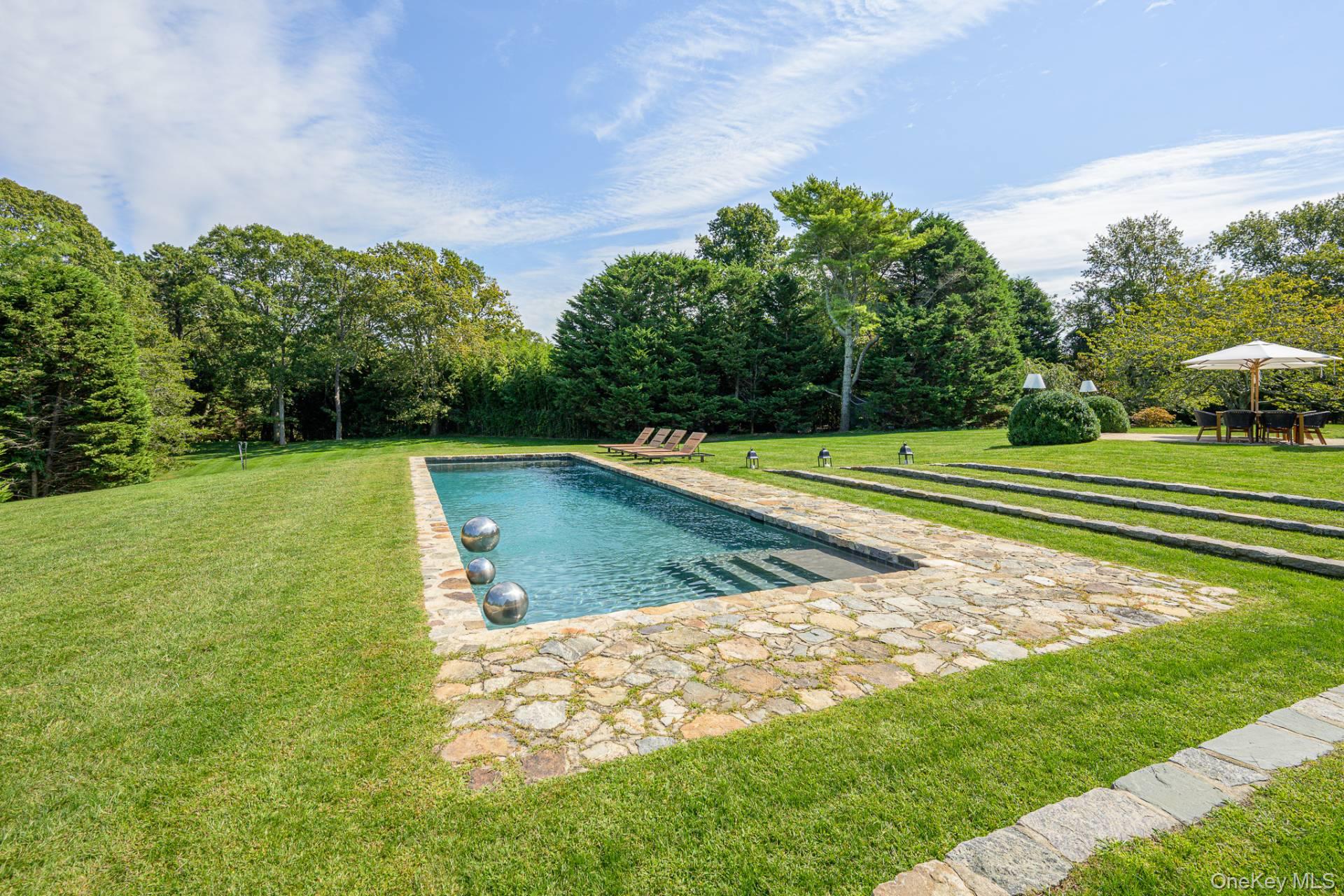 41 Eastway Drive, Southampton, NY 11968