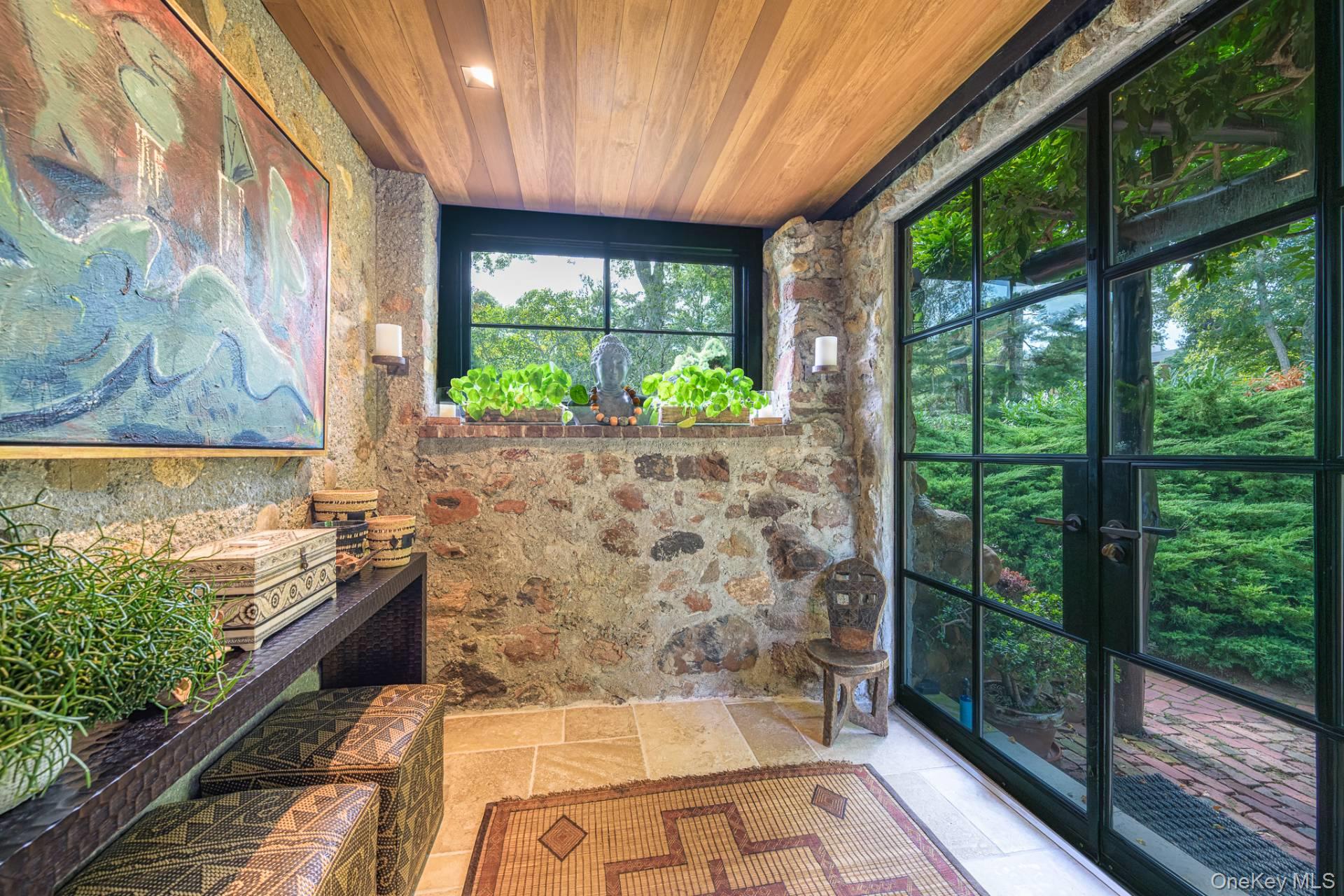 41 Eastway Drive, Southampton, NY 11968