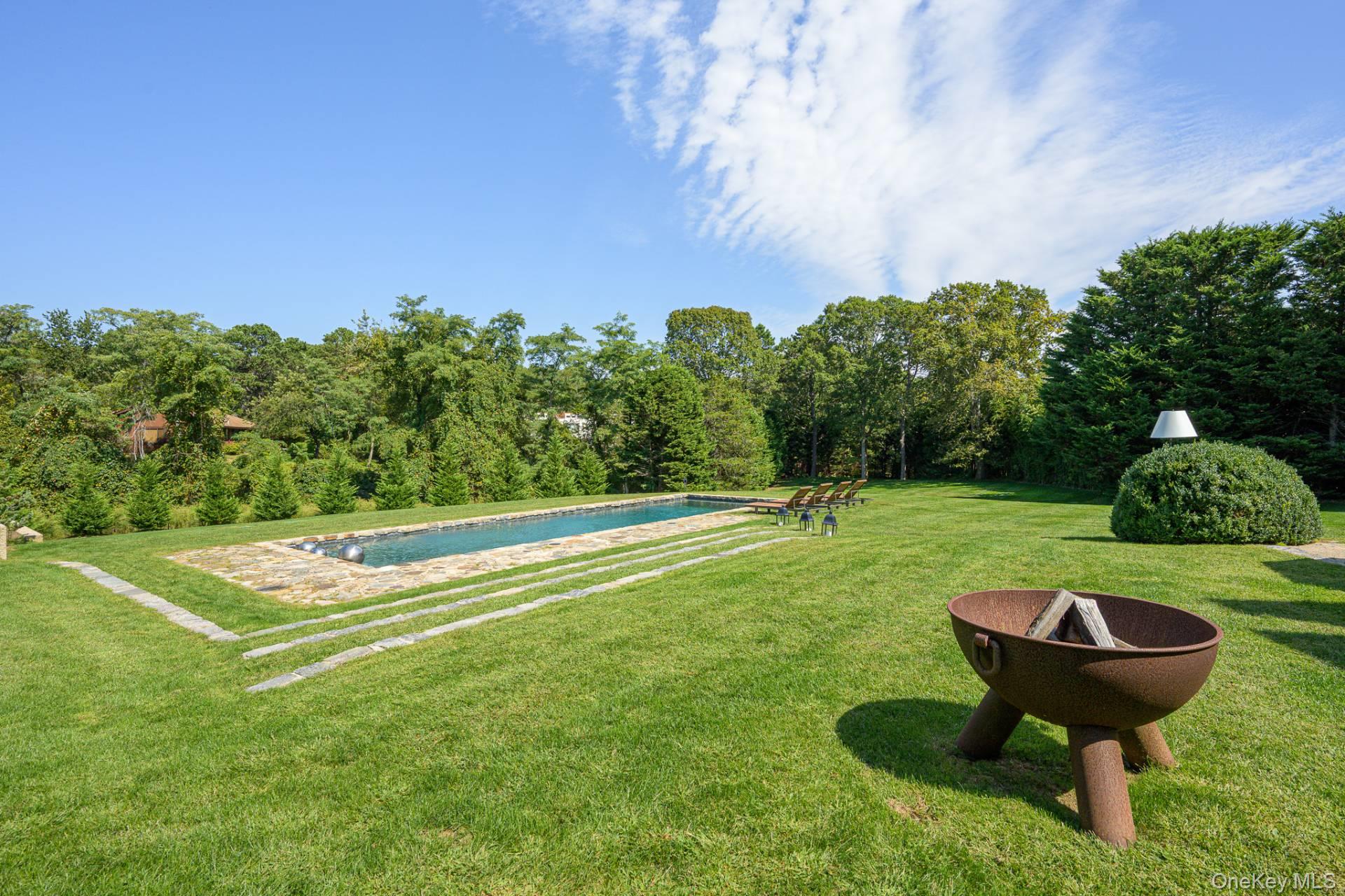 41 Eastway Drive, Southampton, NY 11968