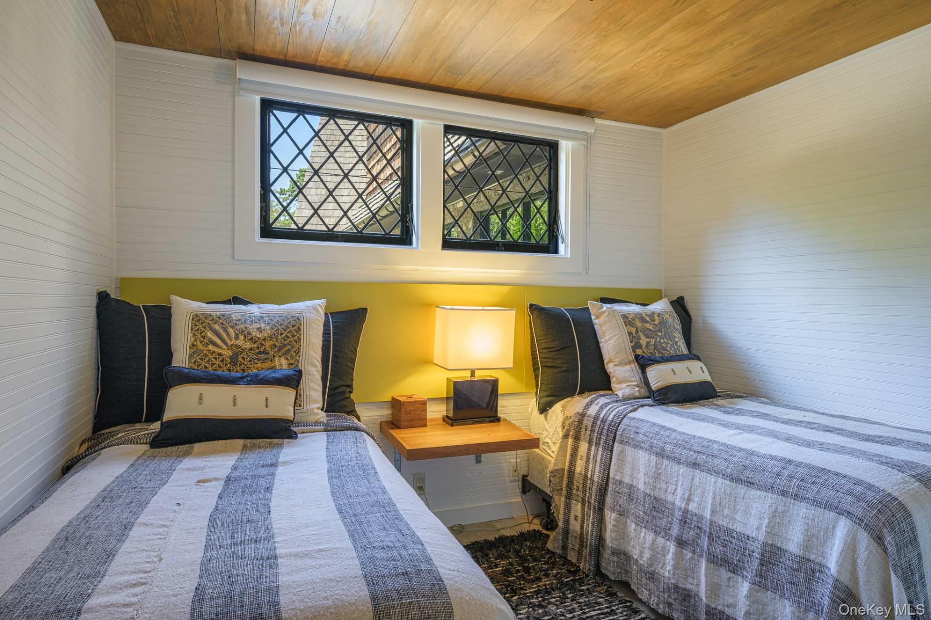 41 Eastway Drive, Southampton, NY 11968