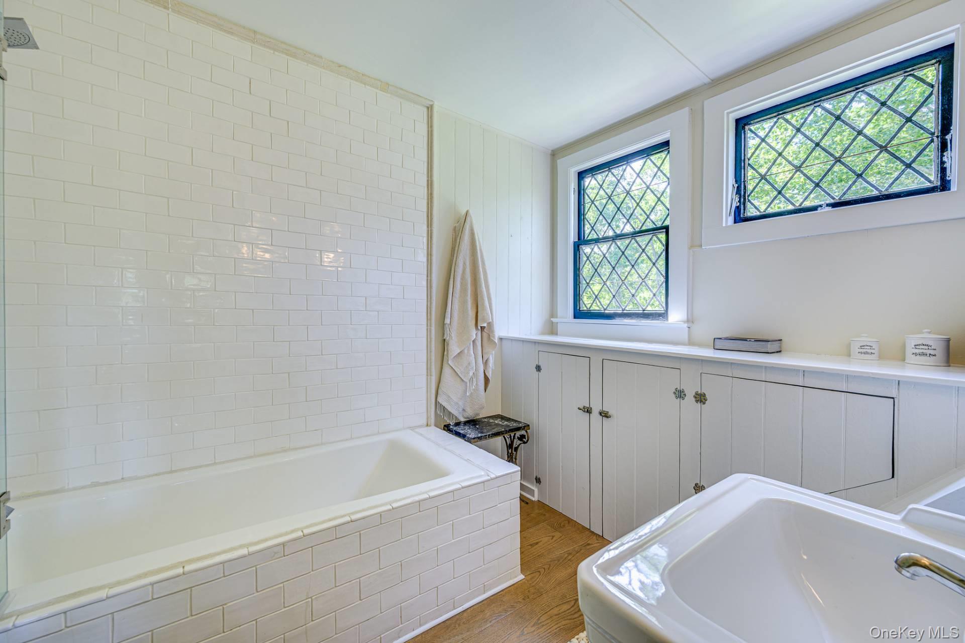 41 Eastway Drive, Southampton, NY 11968