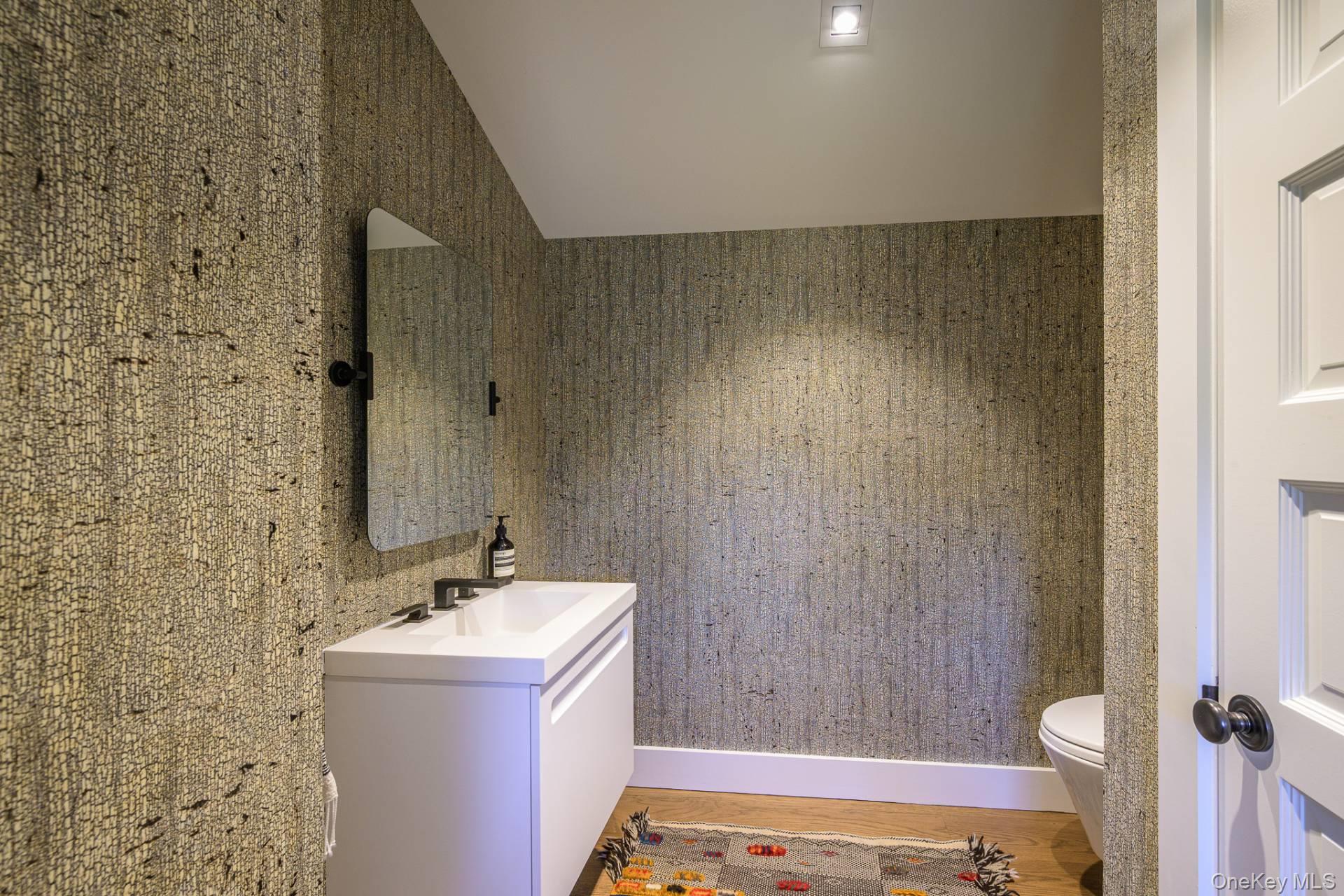 41 Eastway Drive, Southampton, NY 11968