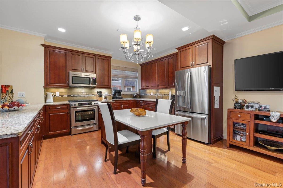 365 Trotting Lane, Westbury, NY 11590