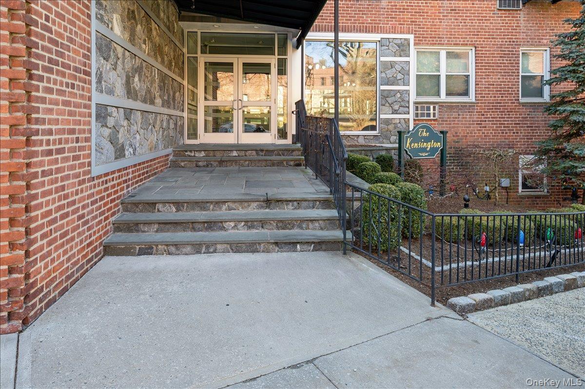 2 Bronxville Road # 8D, Bronxville, NY 10708