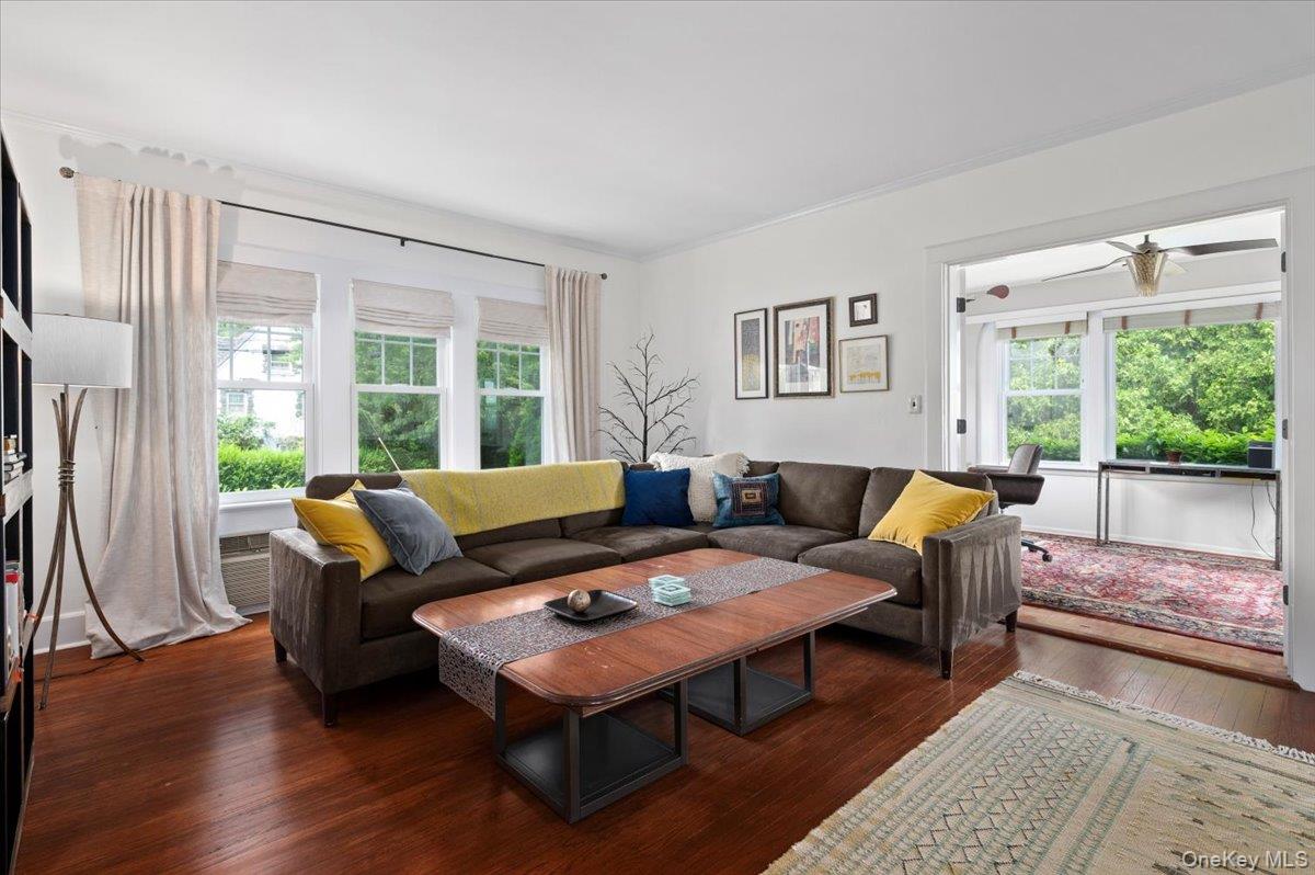 400 Manor Ridge Road, Pelham, NY 10803