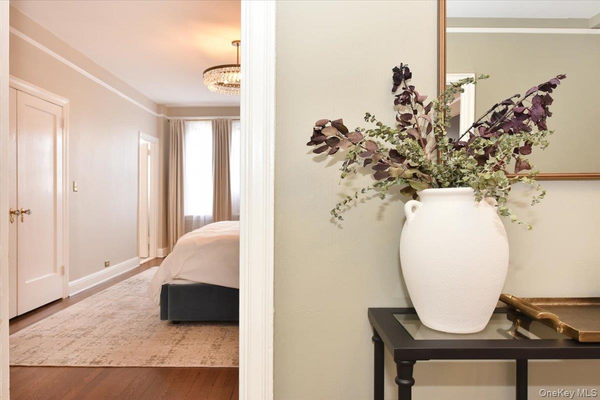 8 BARSTOW # #6-D, Great Neck, NY 11021