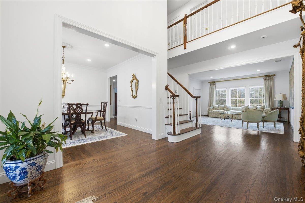 5 Morgan Lane, Locust Valley, NY 11560