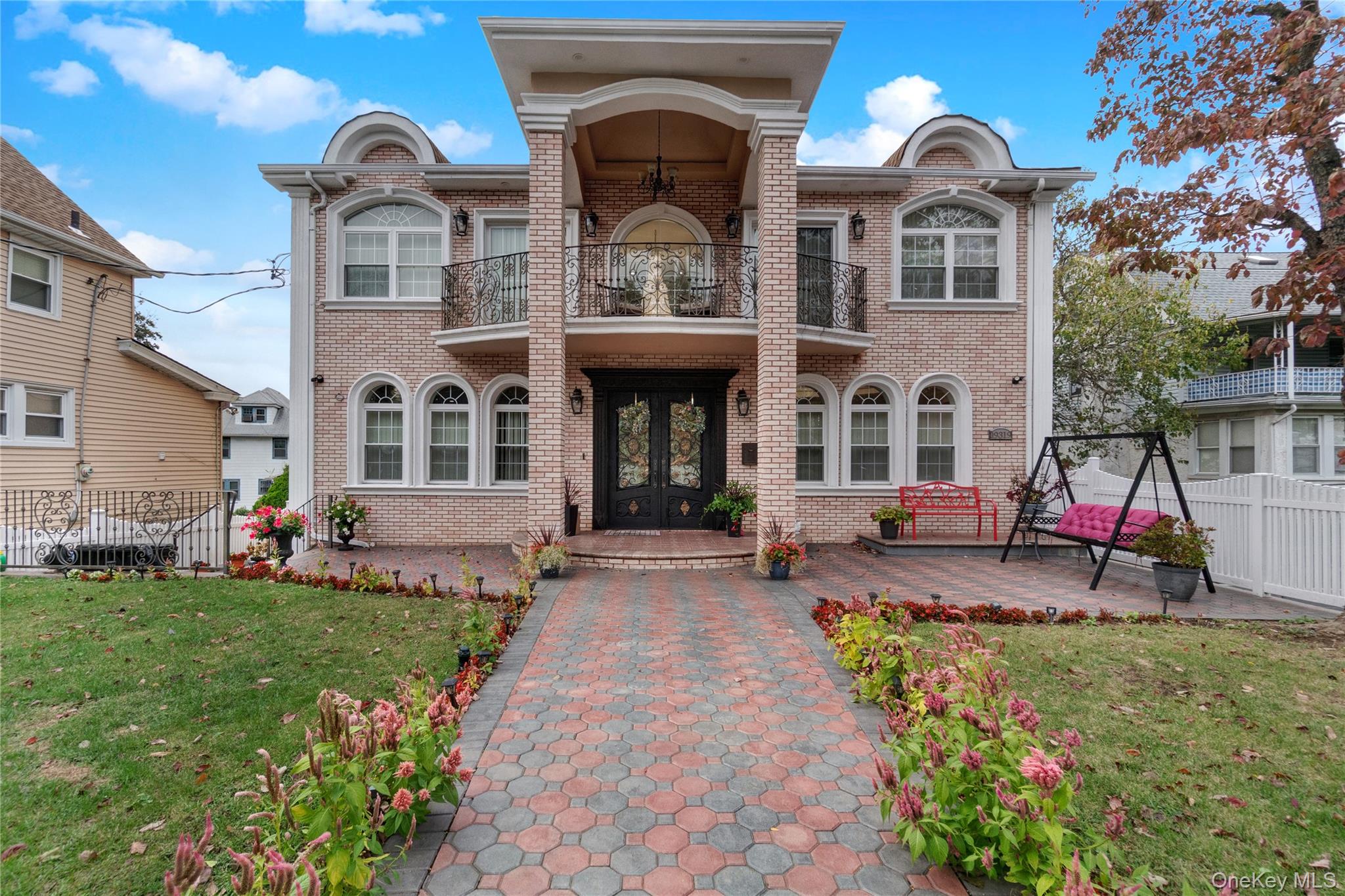 19319 109th Road, Saint Albans, NY 11412