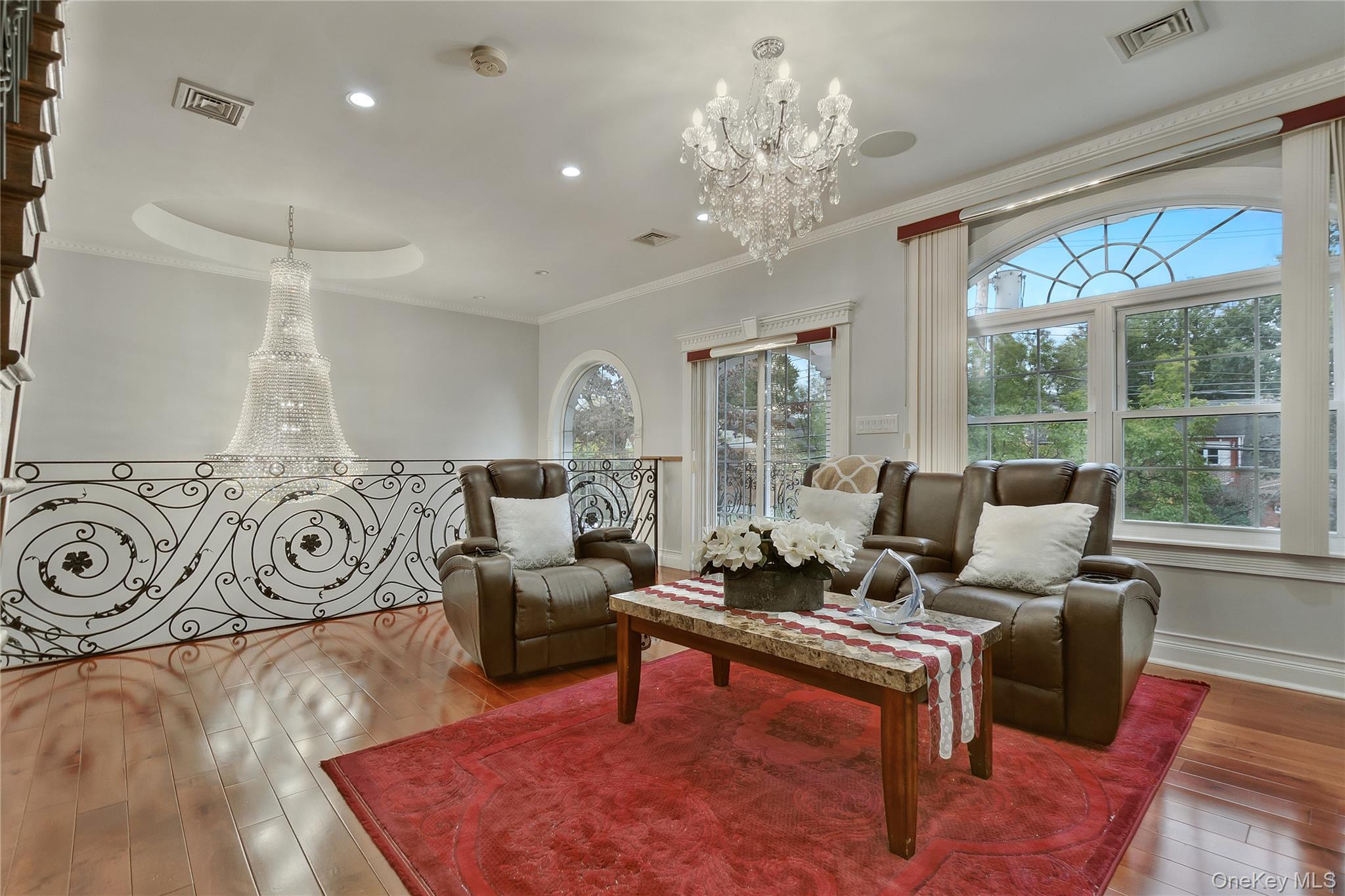 19319 109th Road, Saint Albans, NY 11412