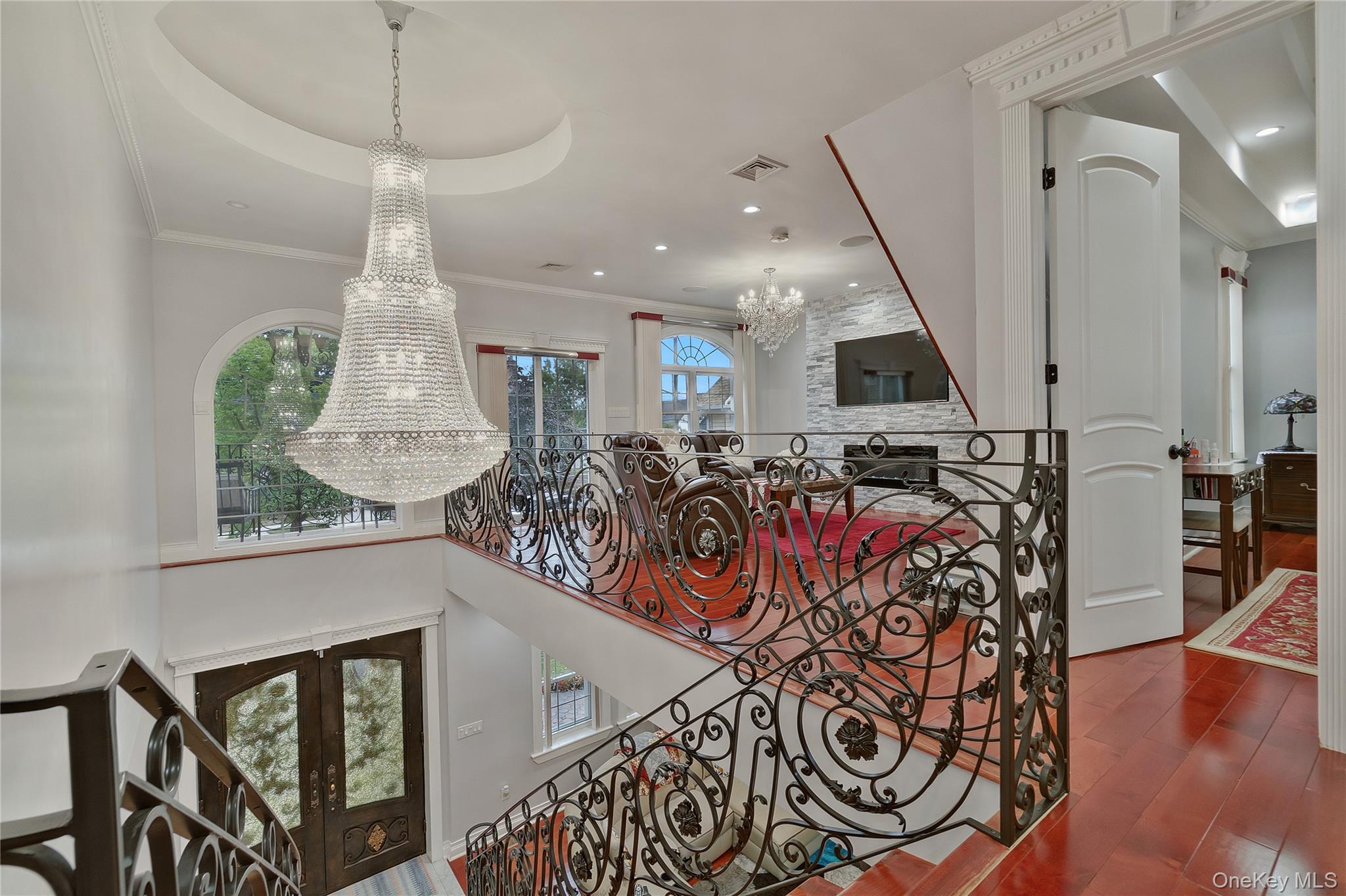 19319 109th Road, Saint Albans, NY 11412