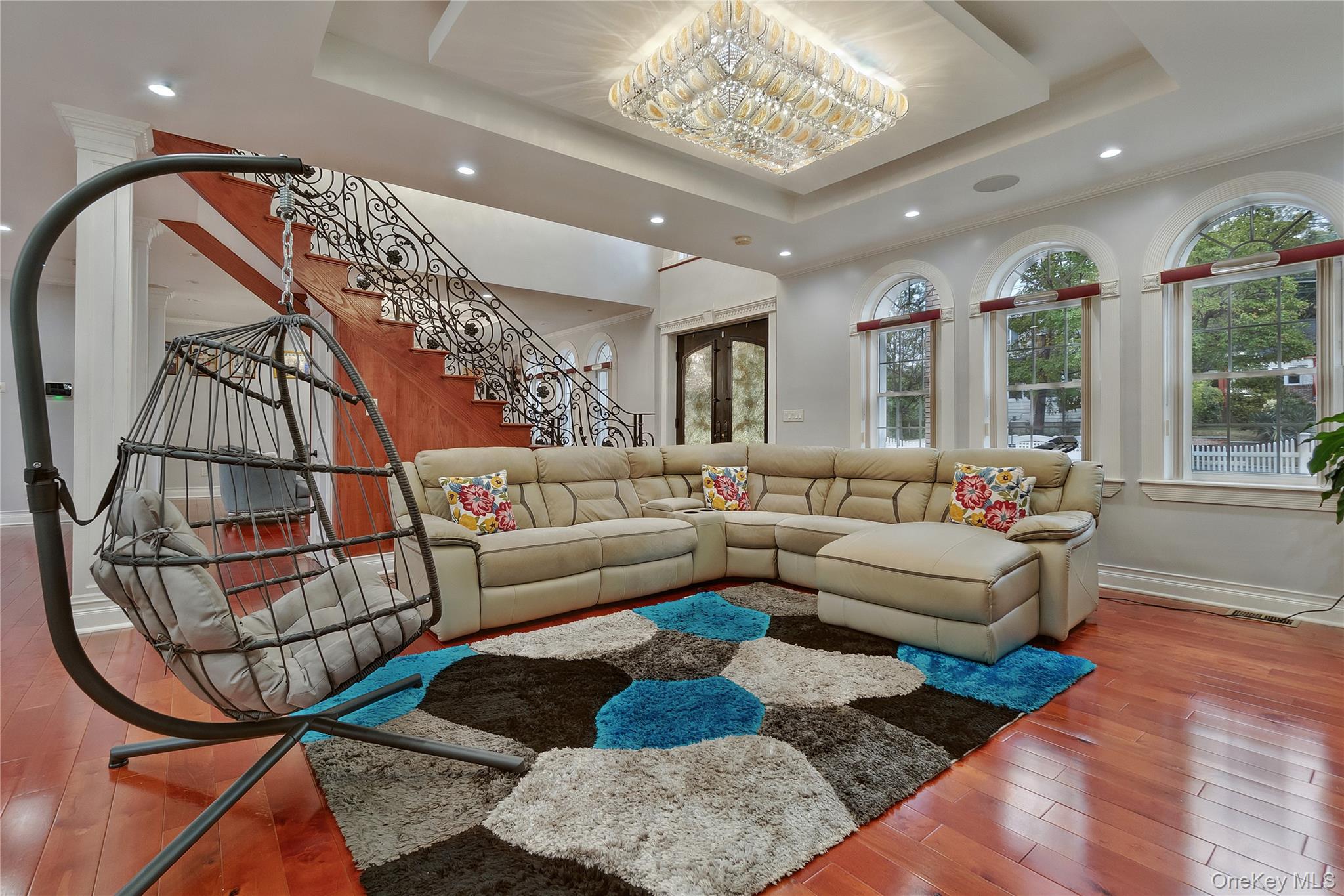 19319 109th Road, Saint Albans, NY 11412