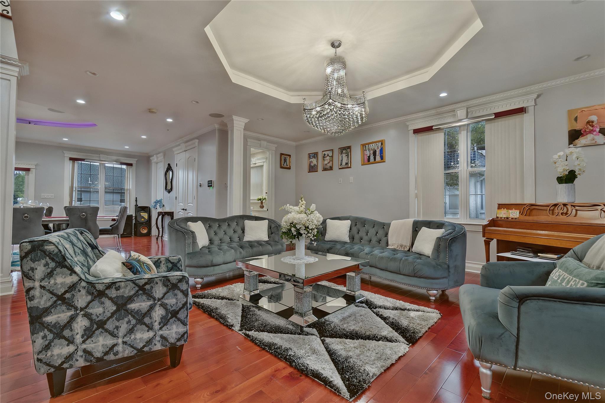 19319 109th Road, Saint Albans, NY 11412