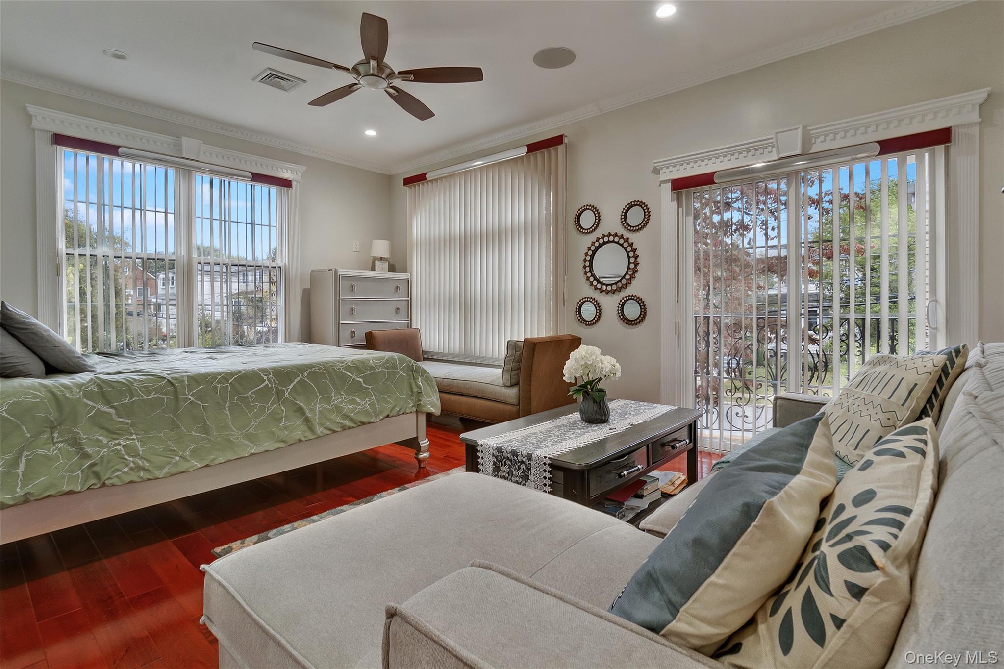 19319 109th Road, Saint Albans, NY 11412