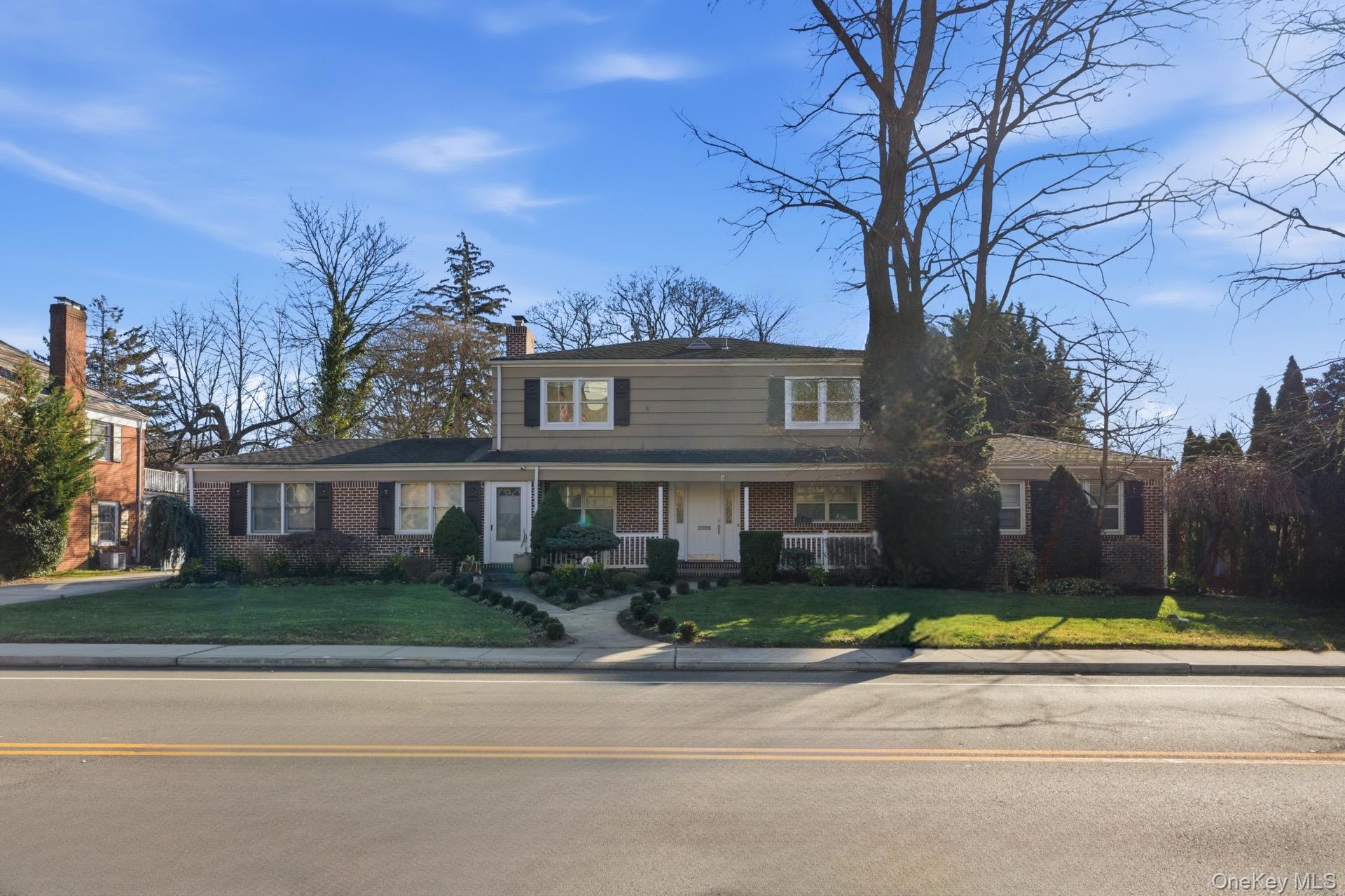 467 Hempstead Avenue, Rockville Centre, NY 11570