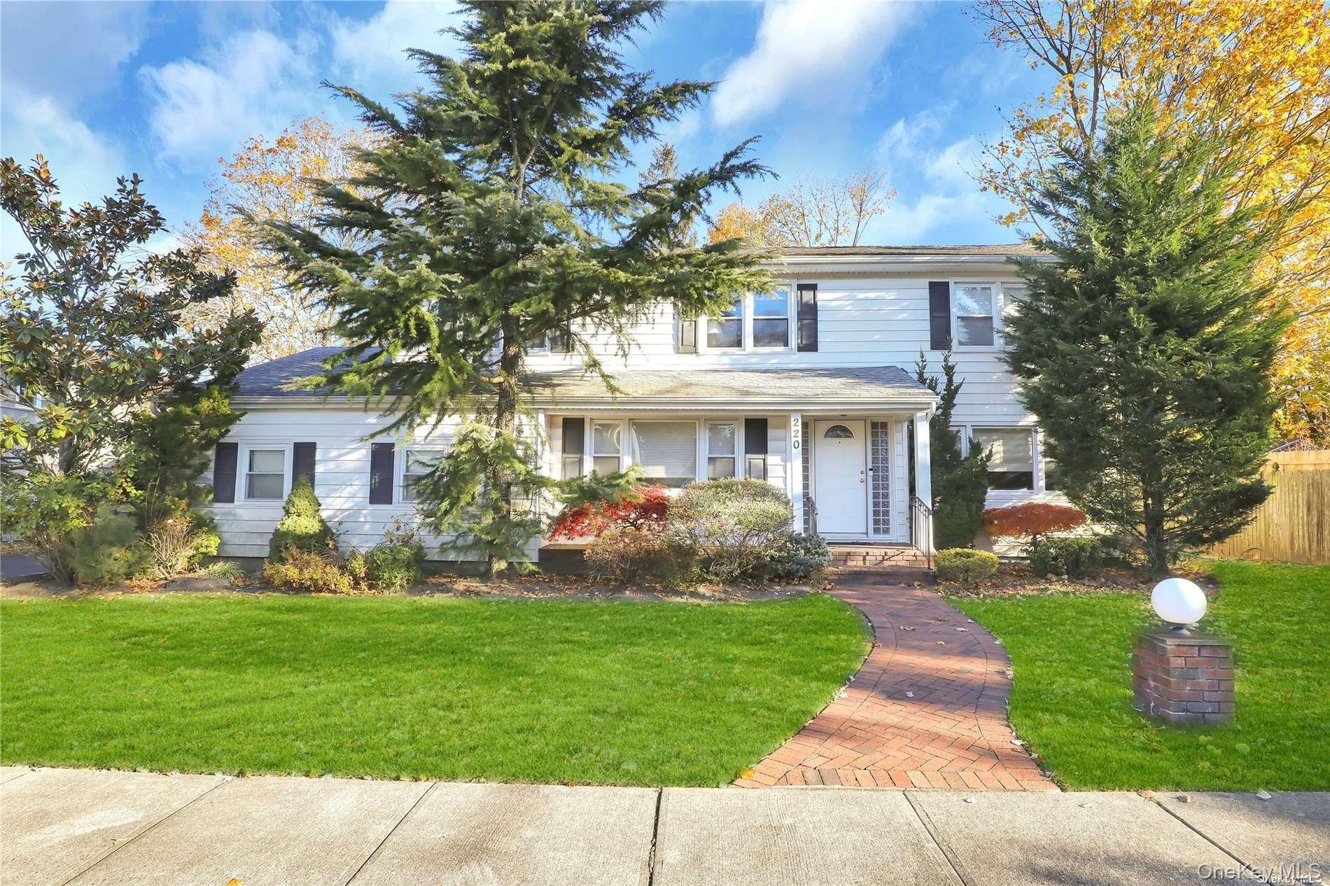 220 Jackson Place, Hewlett, NY 11557