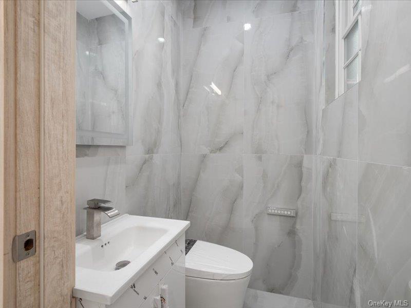 1247 Ixworth Road, Valley Stream, NY 11580