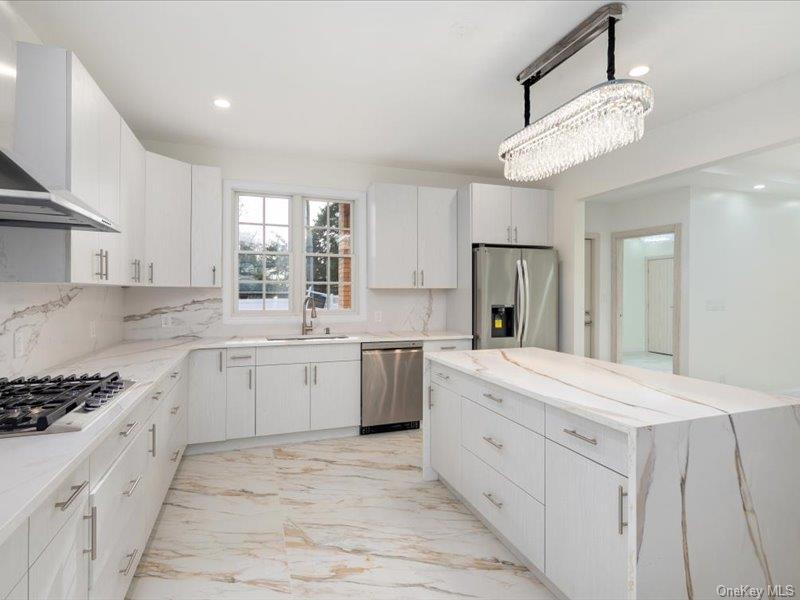 1247 Ixworth Road, Valley Stream, NY 11580