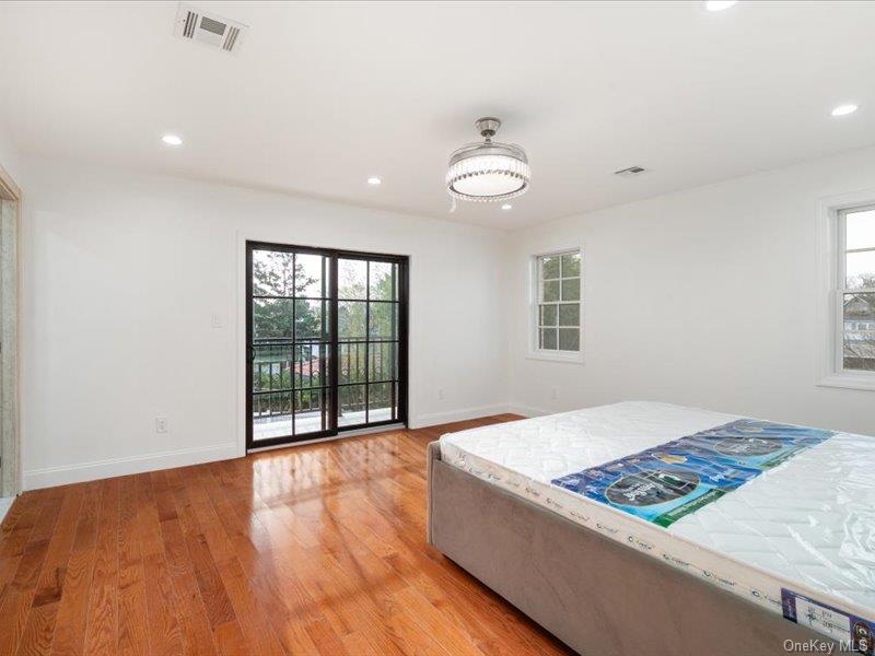 1247 Ixworth Road, Valley Stream, NY 11580