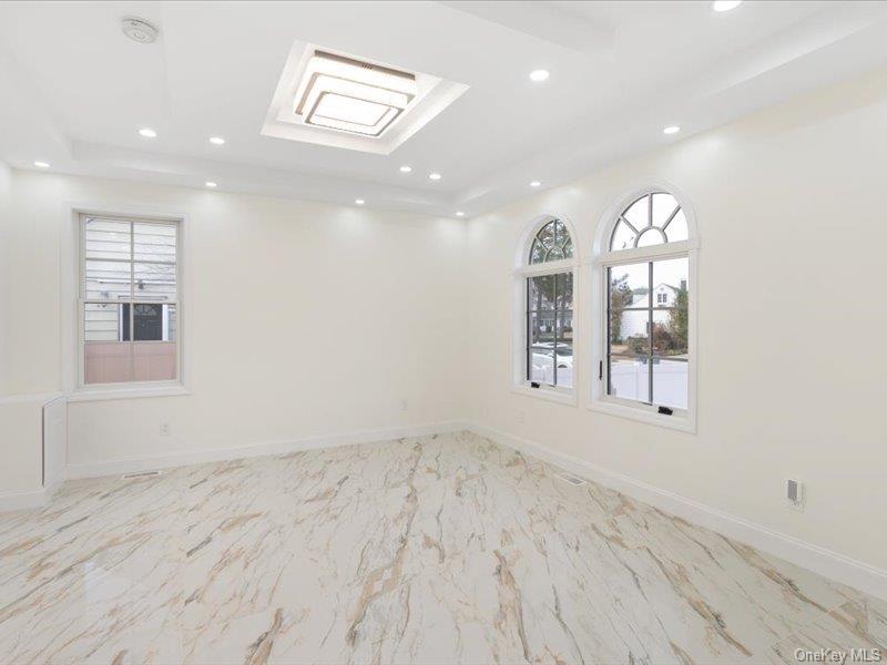 1247 Ixworth Road, Valley Stream, NY 11580