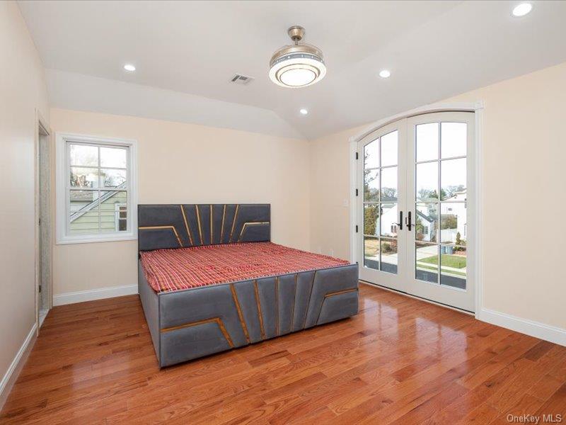 1247 Ixworth Road, Valley Stream, NY 11580