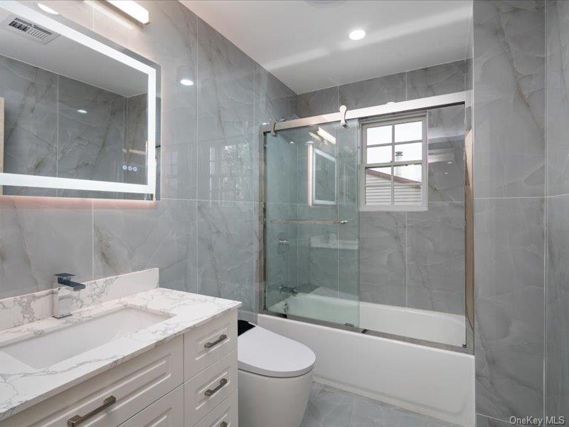 1247 Ixworth Road, Valley Stream, NY 11580