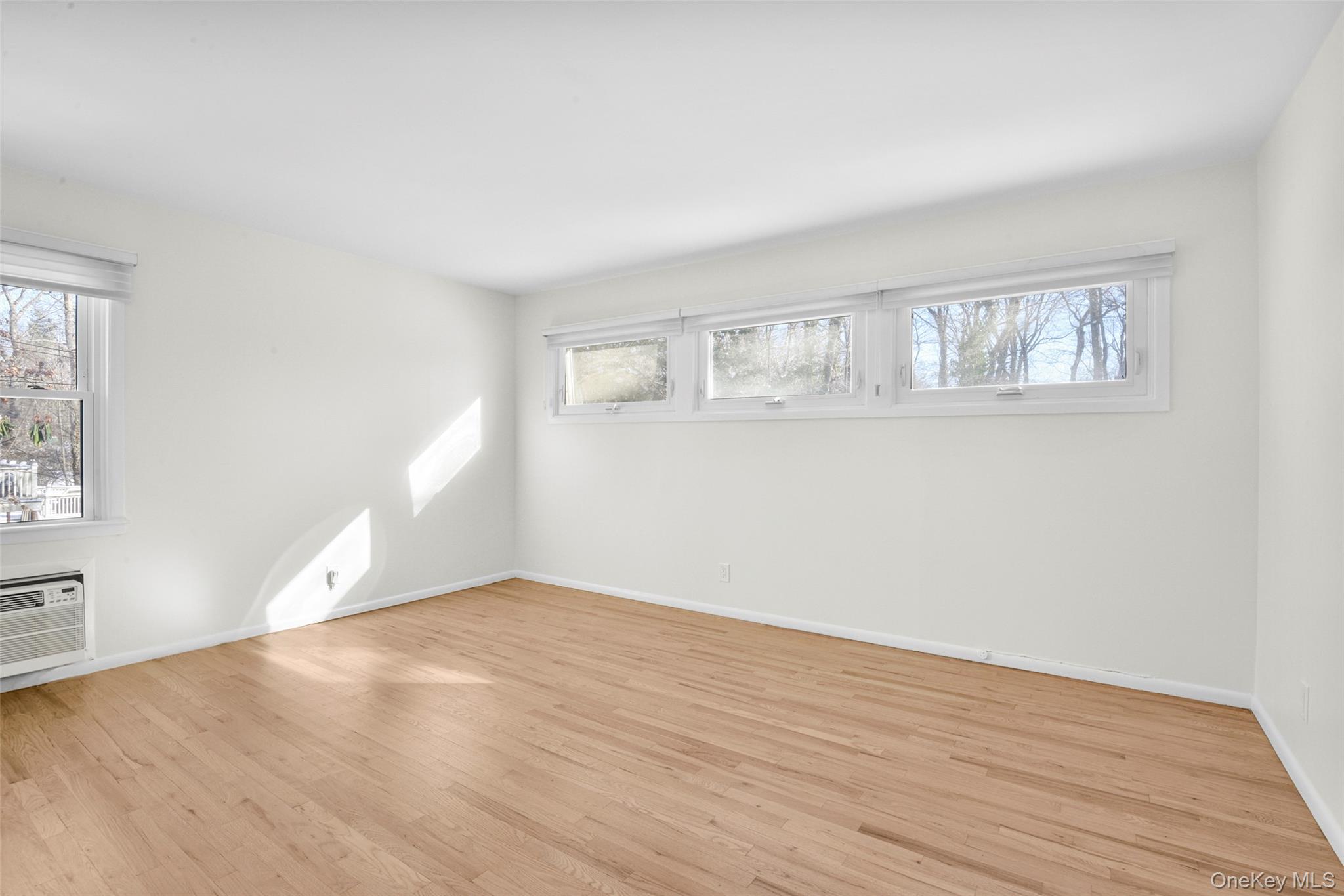 25 Wood Hollow Lane, New Rochelle, NY 10804