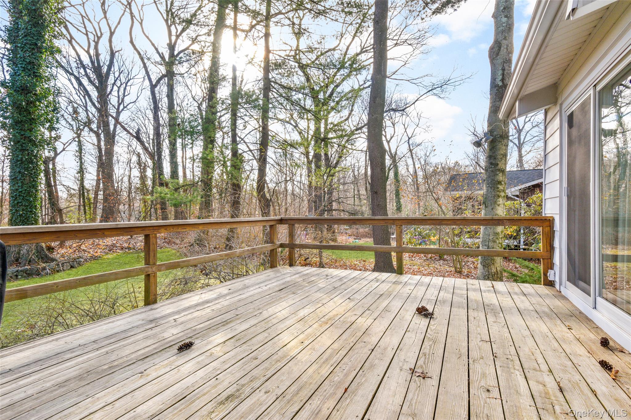 25 Wood Hollow Lane, New Rochelle, NY 10804