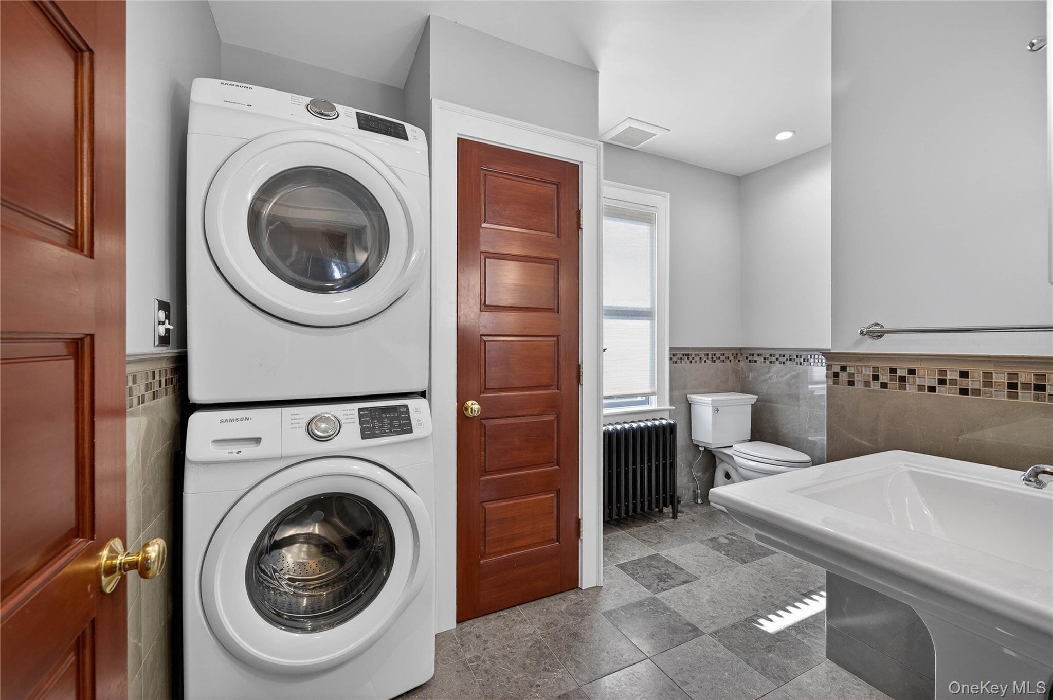 35 Birch Street, Locust Valley, NY 11560