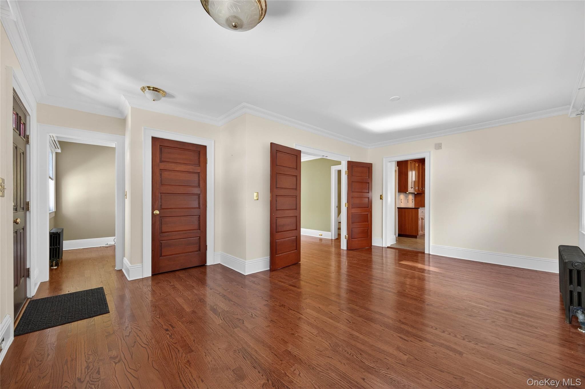 35 Birch Street, Locust Valley, NY 11560