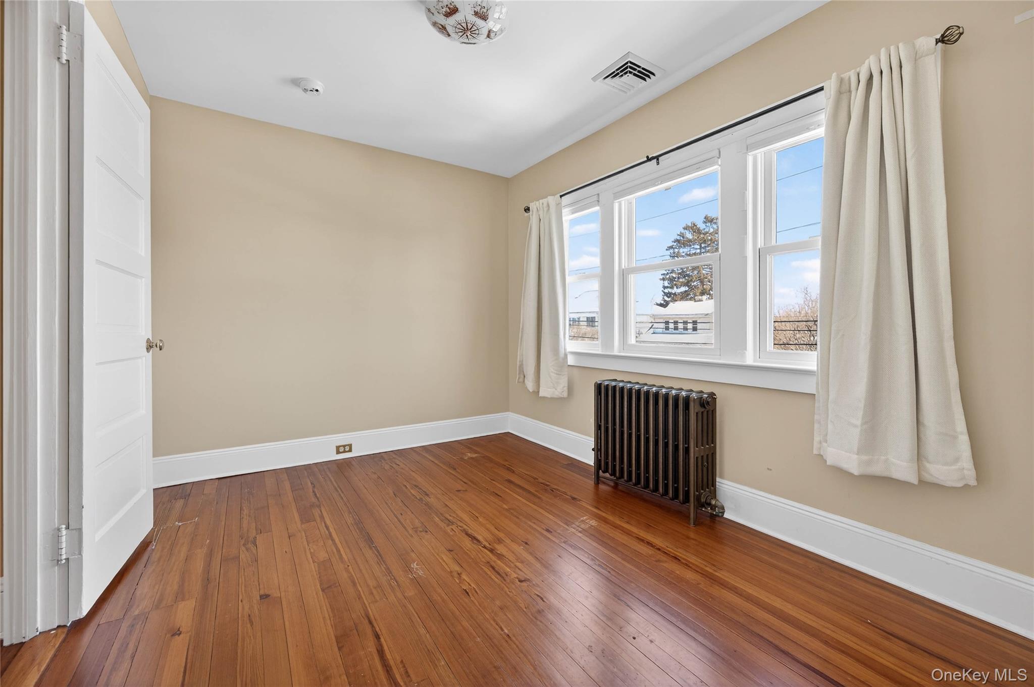 35 Birch Street, Locust Valley, NY 11560