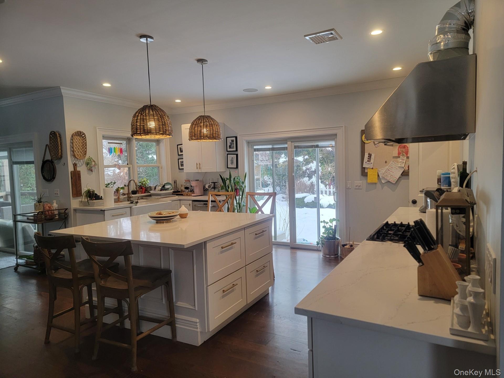 9 Floral Lane, Saint James, NY 11780