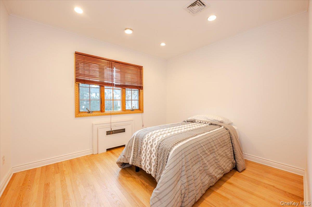 18 Locust Drive, Great Neck, NY 11021