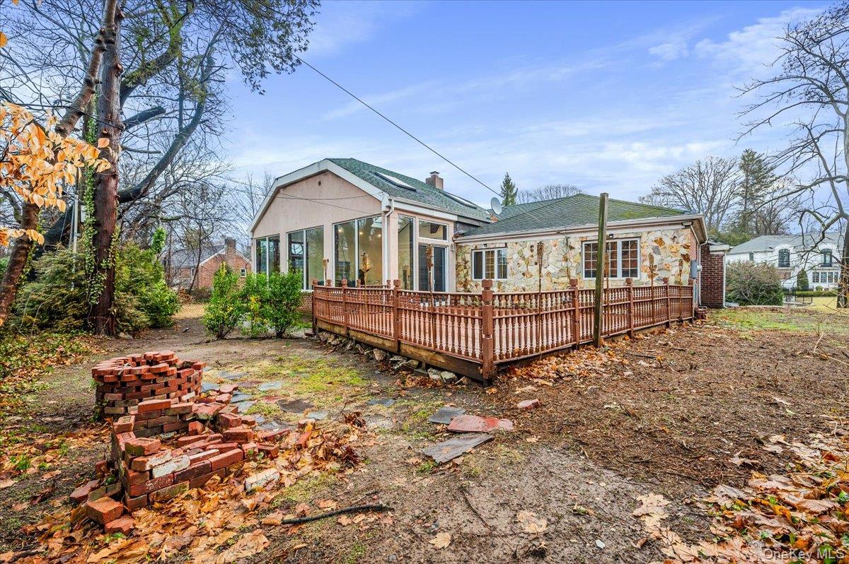 18 Locust Drive, Great Neck, NY 11021